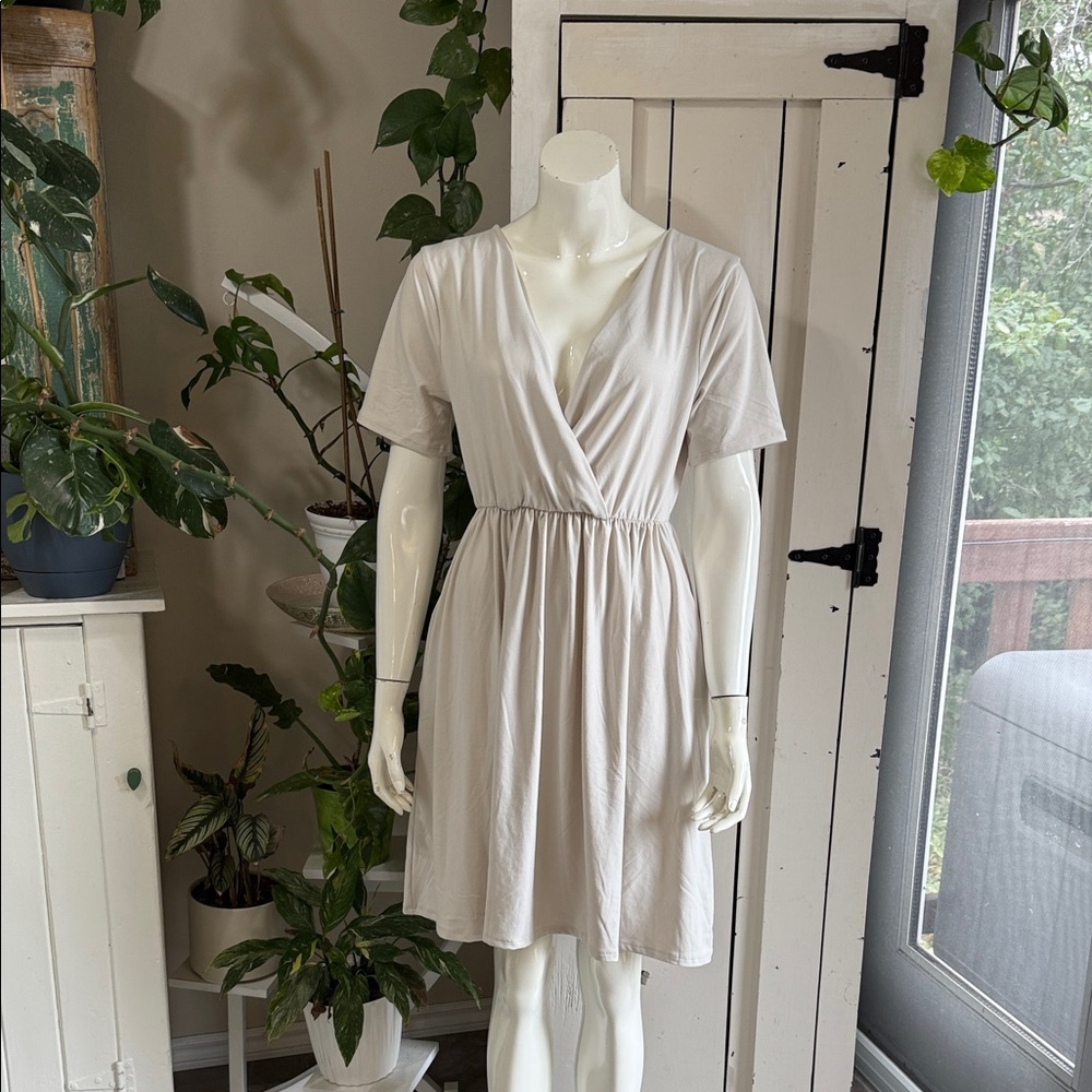 ZENANA size large cream  V-neck super soft elastic waist/ pockets midi dress